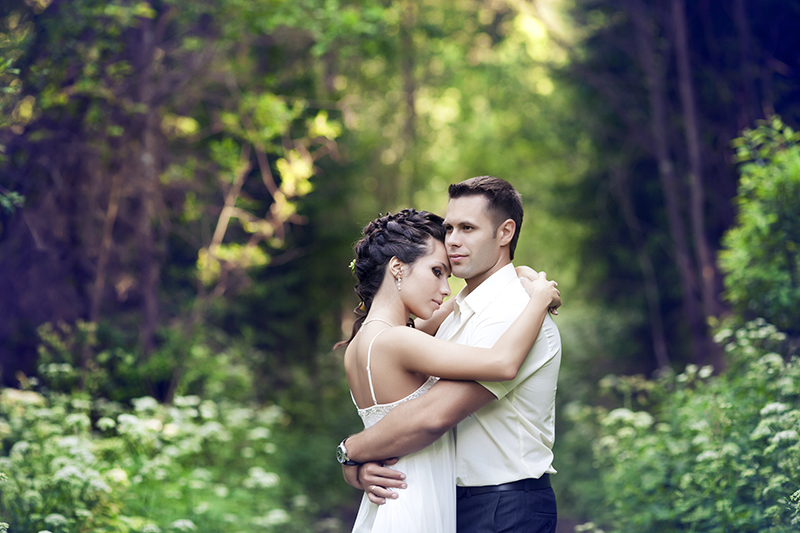лес необычное свадебное фото на природе свадебный фотограф фотосессия на природе